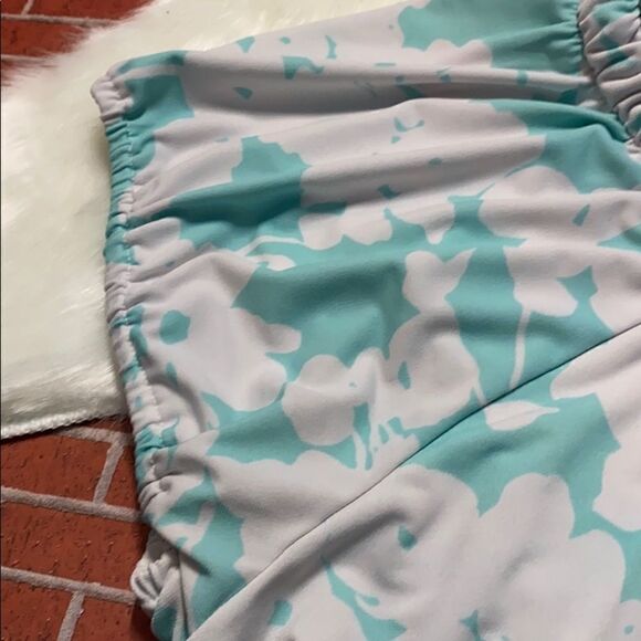 🎉Apostrophe baby-blue and white design blouse🎉 - Picture 5 of 8